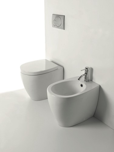 VASO+BIDET+COPRI WC SANITARI VULCANO SERIE OVALE SCARICO PAVIMENTO BIANCO LUCIDO - Foto 2 di 2