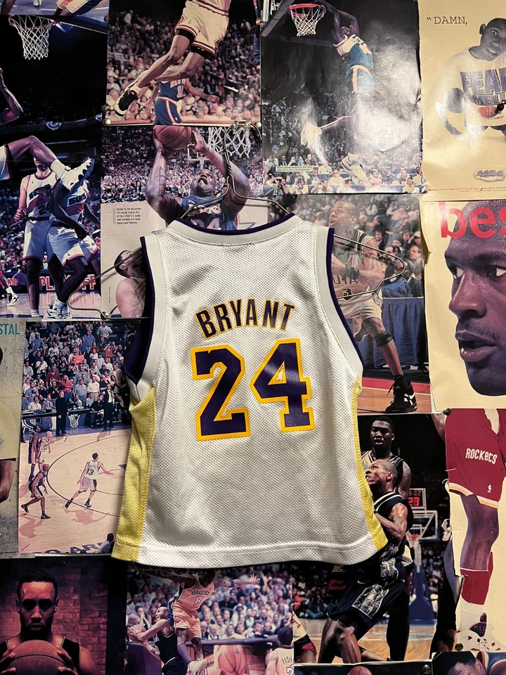 Adidas Los Angeles Lakers Kobe Bryant NBA #24 Comfort Jersey White Yellow 2T - Image 2 of 4