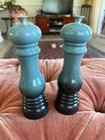 Le Creuset Salt and Pepper Mill Ombre Set of 2 with bottoms, Marine or Ocean?