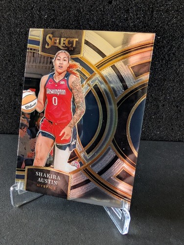 Shakira Austin 2024 Panini Select WNBA Premier Level Gold Flash Prizm #139 - Bild 1 von 3