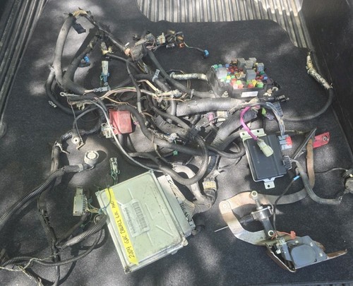 03-06 GMC DENALI YUKON AWD 6.0 5.3L Harness Fusebox ECM ENGINE PEDAL 12589463