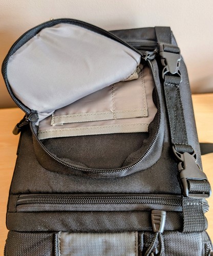 Lowepro Slingshot 102 AW Black Backpack - Excellent Condition - Picture 5 of 13