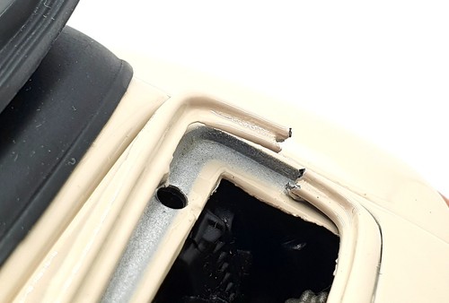 UT Models 1/18 Scale 31122D - Porsche 911 - Ivory Tinted Windscreen - Picture 6 of 7