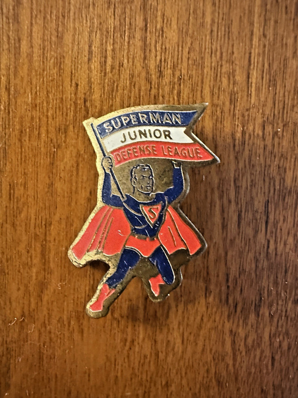 Vintage 1940s SUPERMAN JUNIOR DEFENSE LEAGUE Pinback BADGE Bread Premium