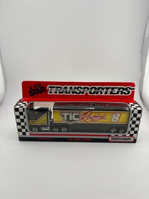 Diecast Racing Hauler Matchbox Super Star 8 TC NASCAR Racing Truck Toy