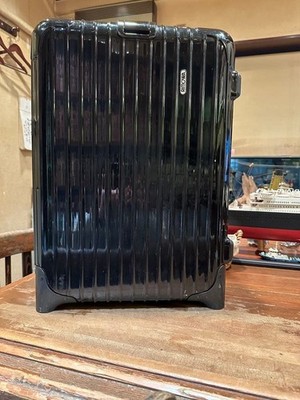 RIMOWA Salsa Deluxe Cabin 33L 2 Wheel Suitcase Black TSA Carry On