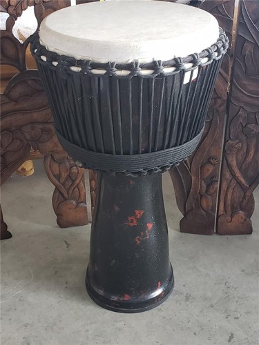 Westafrikanische Djembe TROMMEL 24" Stamm handgeschnitzt Kuhfell Holz Kelch schwarz rot F - Bild 5 von 10