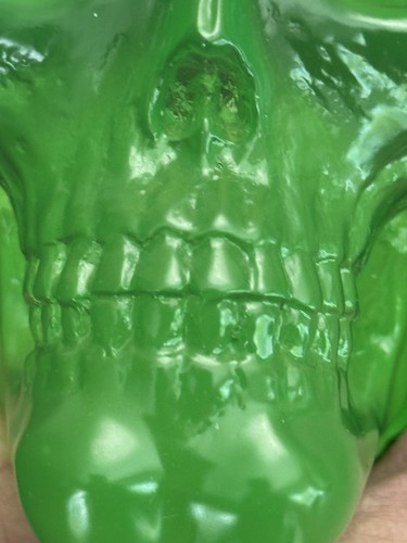 Rare 2011 Veronese Collection UV Green Alien Skull Figurine UV Light Activated - Picture 8 of 17