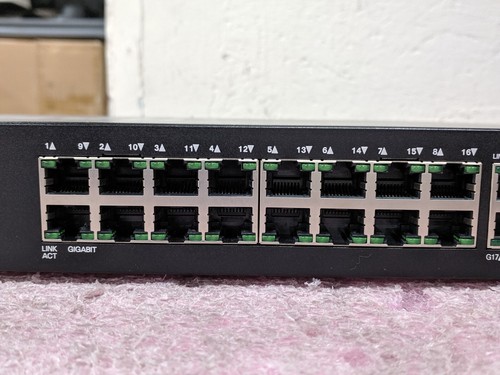 Cisco SG300-20 20-Port Gigabit Managed Switch w/Power Cord | RNW927DS - Photo 3/12