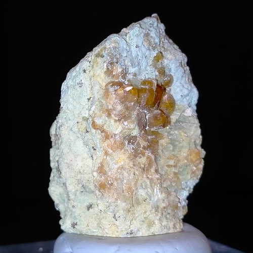 Grossular Hessonite Garnet crystals on matrix rough mineral specimen 77.5ct - Picture 3 of 6