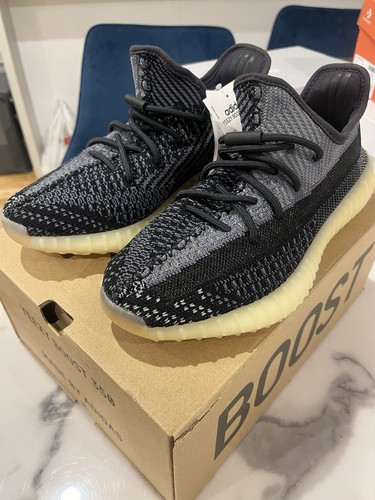 Size 7.5 - adidas Yeezy Boost 350 V2 Low Carbon - Picture 4 of 4
