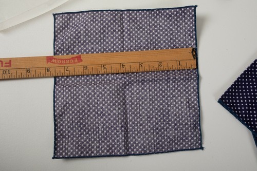 Tovaglioli da cocktail Giftkins lotto di 12 (F1L-32/30) a pois blu chiaro e scuro - Foto 9 di 10