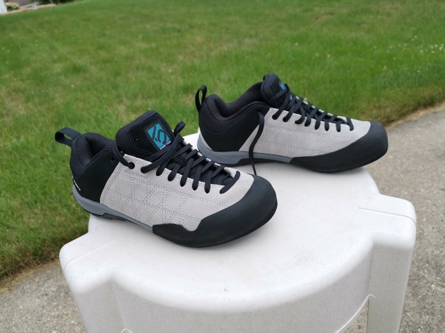 five ten camp four mid hiking shoes