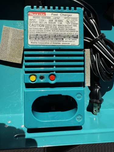 MAKITA CORDLESS 9.6V DRILL NO. 6012HD WITH CHARGER & METAL CASE AS PICTURED - Picture 4 of 13