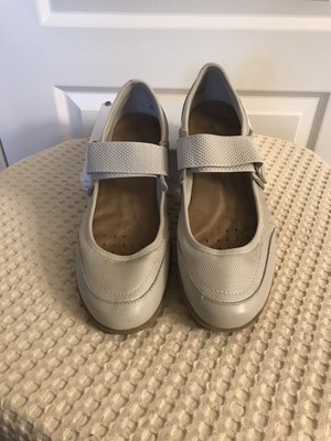 walking cradles mary janes