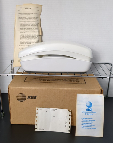 AT&T Trimline Rotary Dial Wall Phone in White Vintage With Box - Picture 2 of 9