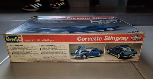 Corvette Stingray Model Kit 1:24 Blue Metal Body Revell 8706 Loose Unassembled - Picture 3 of 10