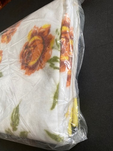 Tiara Rose Chatham Blanket Double 91 X 70 Bed Floral Yellow Satin Trim Nos Vtg - Picture 9 of 13