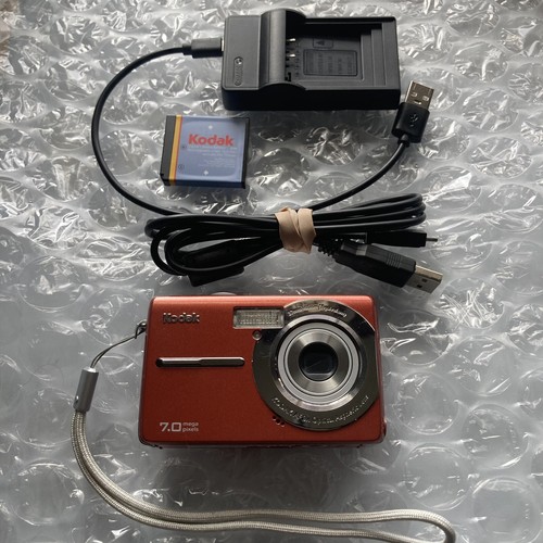 KODAK EASYSHARE M753 Digital Camera 7MP W/Battery Charger & Cable Tested Working