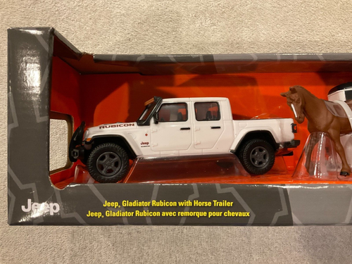 1:32 Jeep Gladiator Rubicon with Horse Trailer and Horses 47366. New in Box. - Picture 4 of 7