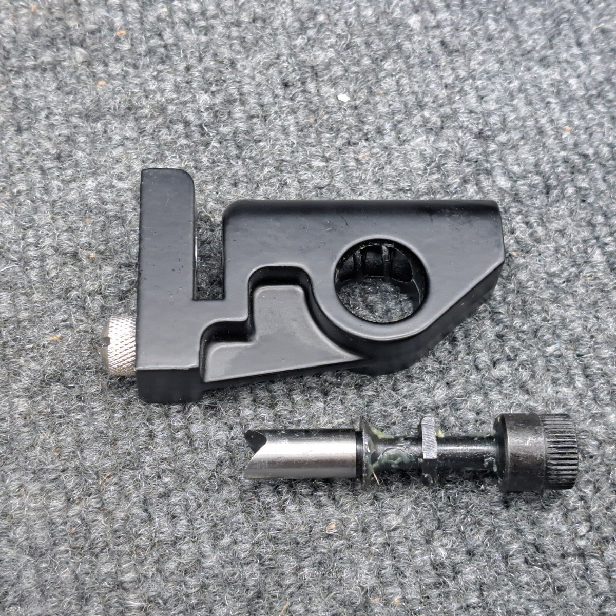 TARGETページ Swingline 74867 Replacement Punch Head for I74400 and I74350