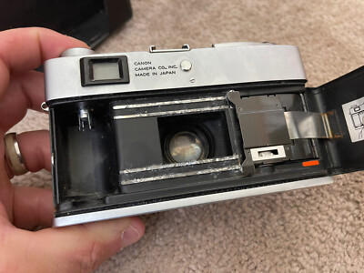 Canon  Canonet QL17 初期型 見た目は綺麗、中身は錆び錆びの「キャノネットQL17初期モデル