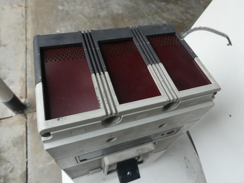 SIEMENS 3 Pole Breaker 800amps 50kA/415V Solid State Trip -- 3VF7111-1BK60-0AA0 - Bild 3 von 15