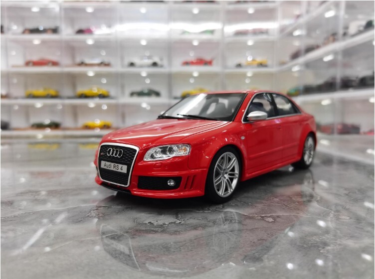 1/18 OTTO Audi RS4 Audi B7 Limited Edition Simulation Resin Car