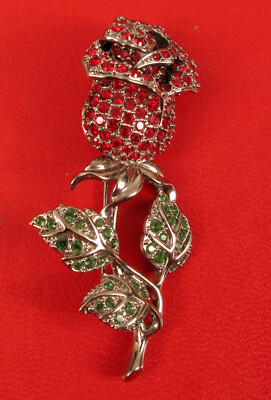 FABULOUS DESIGNER SWAROVSKI AUSTRIAN CRYSTAL RED ROSE BROOCH PIN STUNNING !!