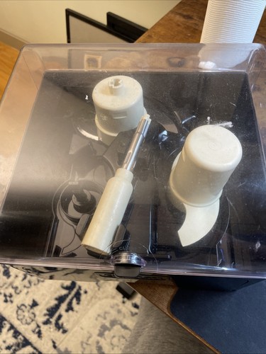 Cuisinart FP-16/14BKSC Food Processor Blades Set w/Case - Used - Picture 2 of 4