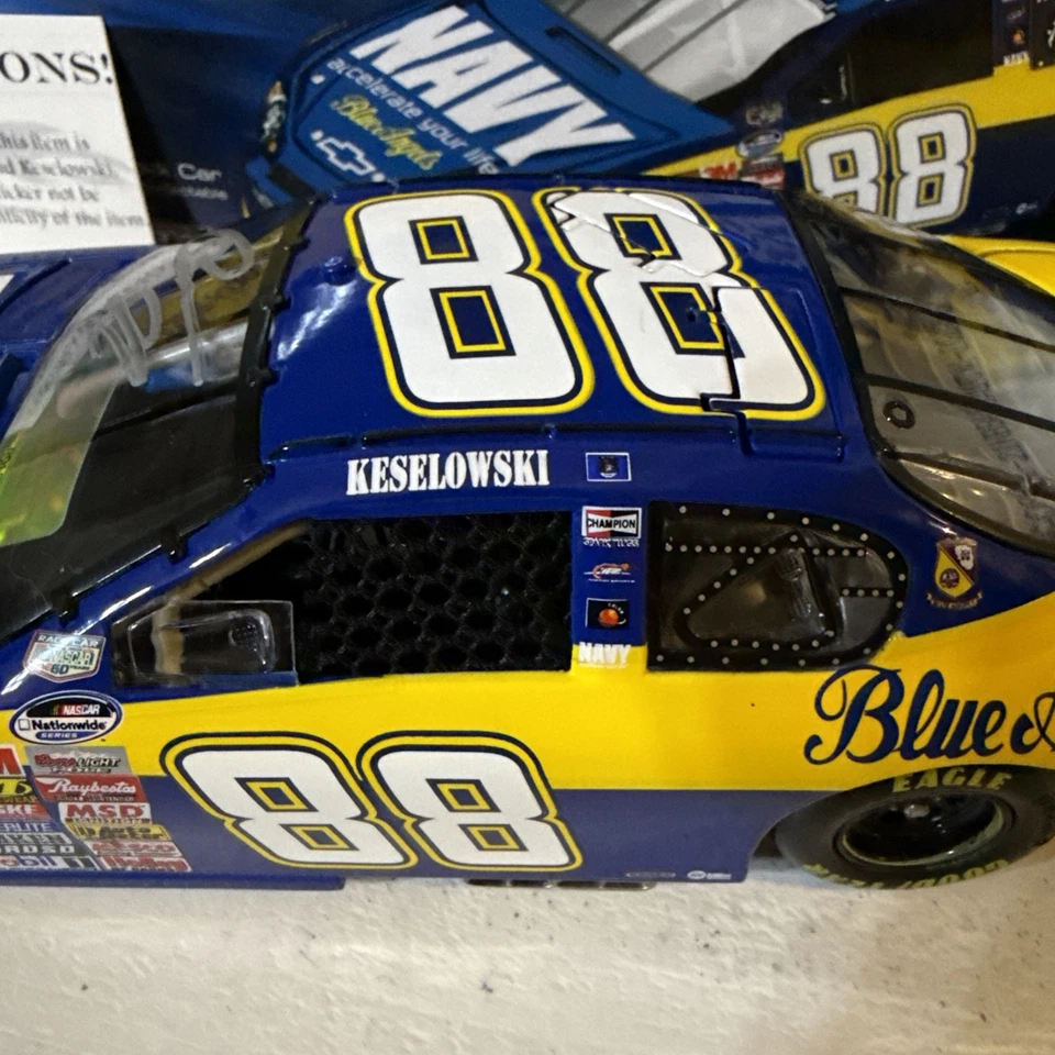 Brad Keselowski Navy Blue Angels 2008 1/24 autografiado NASCAR diecast raro 1/288 Foto 4 de 4