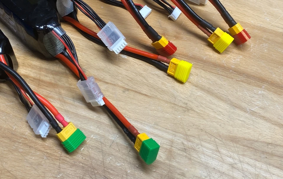 RC Battery Charge Indicator Caps – Fits XT-60, 9pc Multi-Color, Made in the USA! Foto 2 de 4