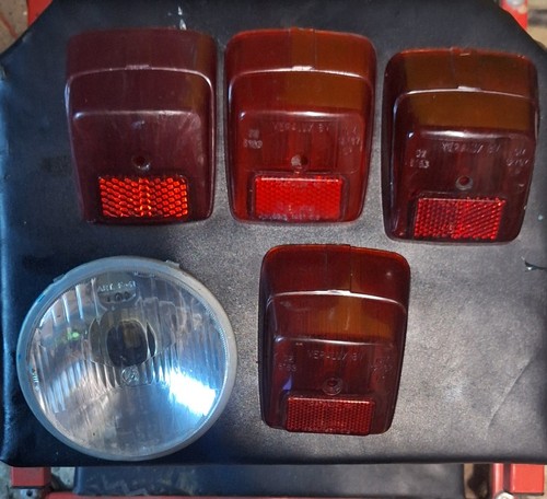 Piaggio Vespa R L N  4 Gemme Luce Posteriore + Faro Anteriore Tondo. - Foto 1 di 5