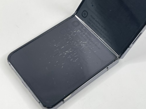 Samsung Galaxy Z Flip5 SM-F731B 256GB Graphite entsperrt Durchschnittsnote C 346 - Bild 6 von 24