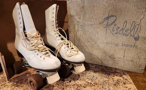 Riedell Roller Skate 220 size 5 "5 1612 220 6901" Sure grip wheels - Picture 1 of 21