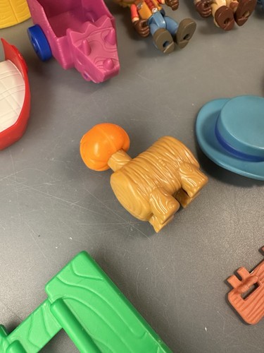 Dino Ranch Clubhaus Spielset + Hindernislauf, 4 Dino’s, 3 Personen, Betten, funktioniert - Bild 12 von 24