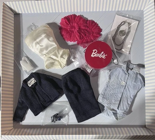 Vintage Barbie “Commuter Set” #916 Navy Shoes/Holes