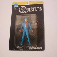 DC DIRECT CLASSIC HERO VIC SAGE THE QUESTION CRIME FIGHTER ACTION FIGURE