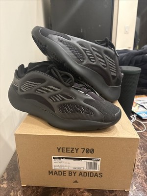 Adidas Yeezy 700 V3 Dark Glow GX6144 Size 12 Used