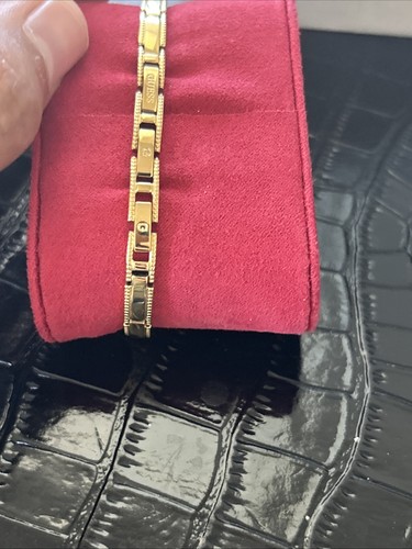 GUESS Watch, Women's Gold Tone Bracelet 22mm U0135L2 Work With New Battery - 第 13/24 張圖片