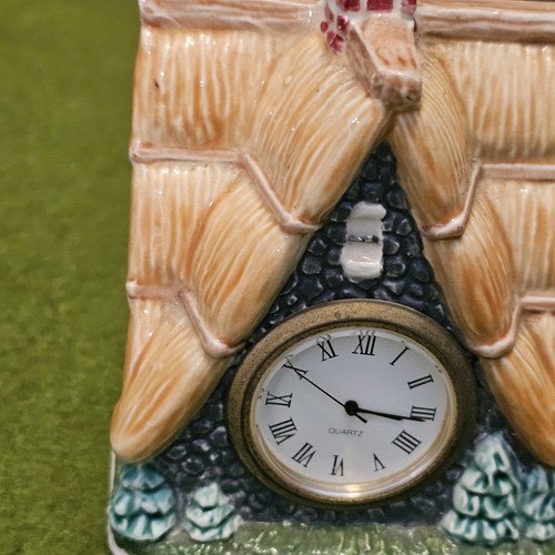 Vintage Cottage House & Duckling Pear - 4" Quartz Table CLOCKS Pre- Owned - Picture 11 of 24