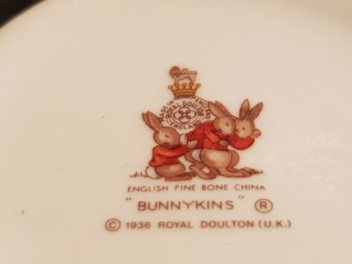 Royal Doulton Late 20th Century BUNNYKINS MUG 'Pea shooter attack' - Picture 9 of 10