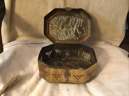 Large Vintage Pierced Brass Potpourri Box Hinged Lid Handle Latch Cricket Cage - Picture 6 of 7