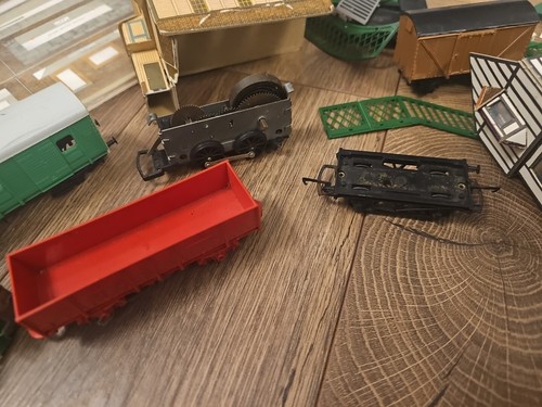 Pacchetto di accessori Hornby, treni, costruzioni in cartone ecc - Foto 3 di 6