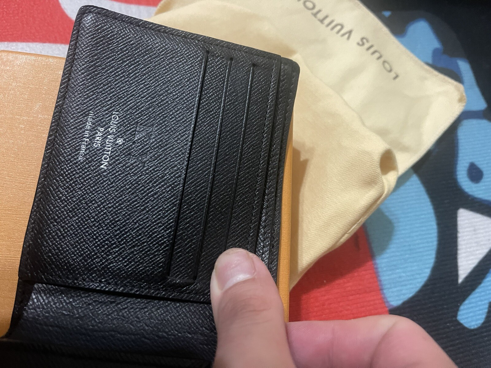 louis vuittons wallet men authentic - image 3