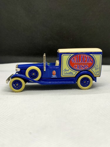 Lledo Days Gone 1933 Packard Van Walkers Crisps Modelcar Collectable Diecast - Picture 3 of 4