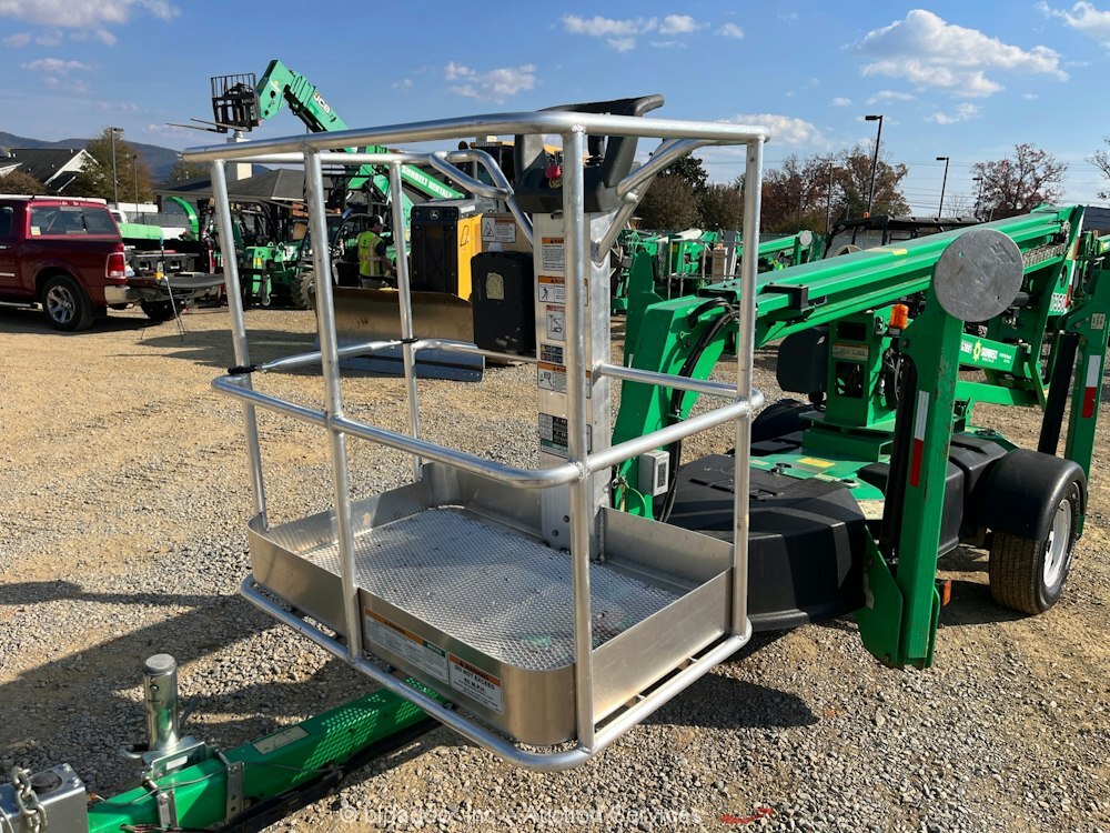 2015 JLG T350 35' Towable Electric Articulating Boom Lift Man Aerial bidadoo - Picture 10 of 12