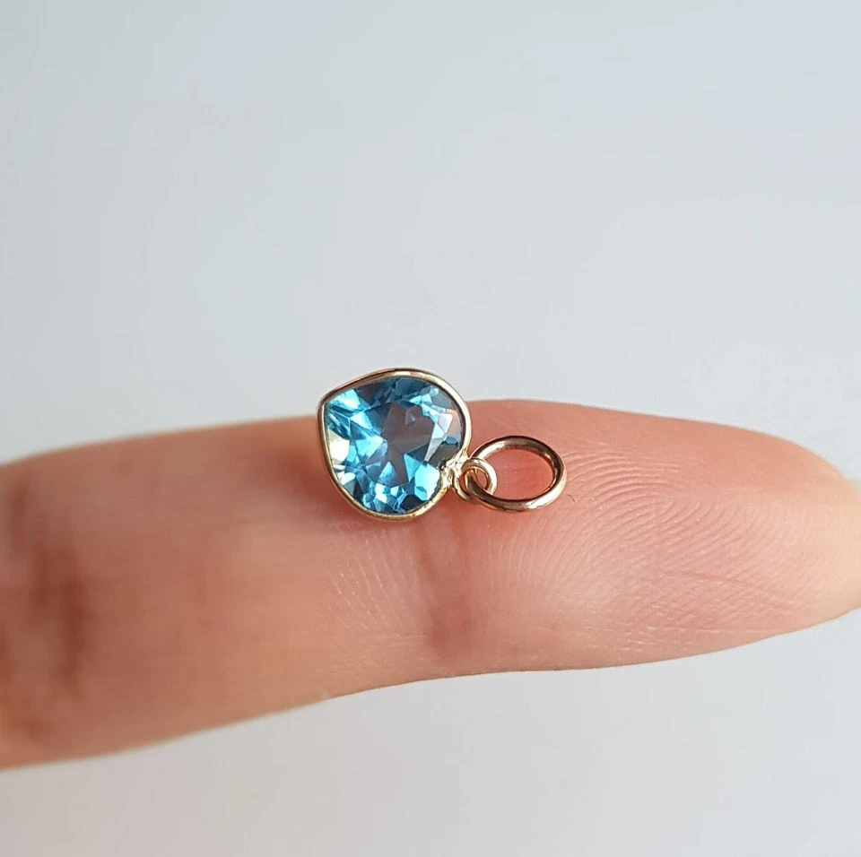 Collar hecho a mano colgante de piedras preciosas naturales con dije de topacio azul corazón oro macizo de 18k Foto 4 de 4