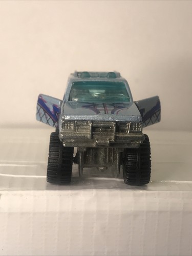 1983 HOT WHEELS CHEVY BLAZER GREY 4X4 MINT WITH REAL RIDERS - Picture 1 of 10