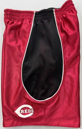 Boy’s REDS Shorts Size Small 8 - Picture 2 of 3